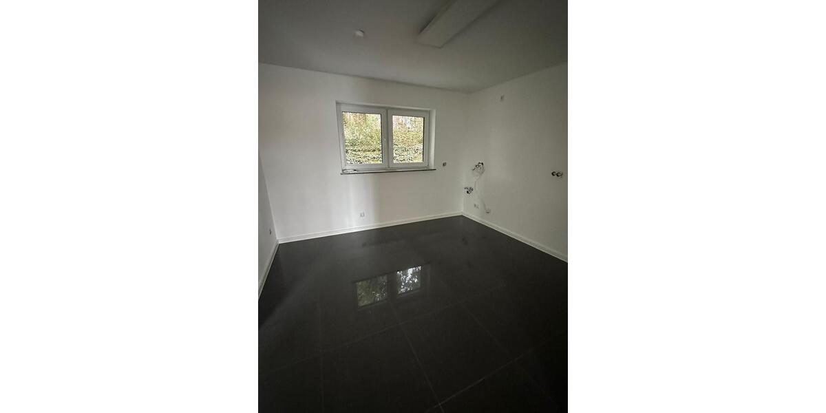 Großzügige 5-Zimmer Wohnung mit eigener Terrasse und Garten 5 zimmer