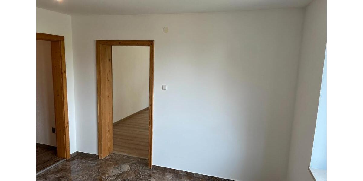 Erdgeschoßwohnung Altötting - 5 Zimmer, 93 m&sup2;, 850&euro; | Angebot:26611852