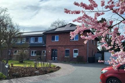 Haus Thomasburg - 11 Zimmer, 311 m&sup2;, 2.500&euro; | Angebot:26047175