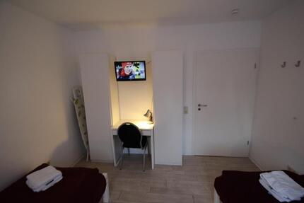 Ferienwohnung-Monteurzimmer-Monteurwohnung-Varel 0173 8483965 4 zimmer