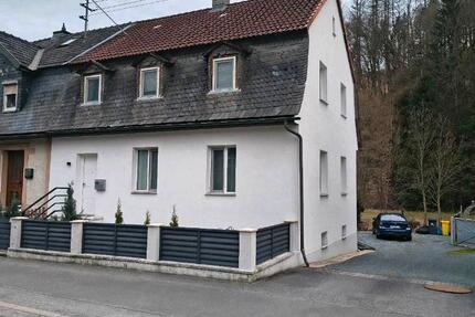 Wohnung Kronach - 6 Zimmer, 150 m&sup2;, 1.000&euro; | Angebot:26567516