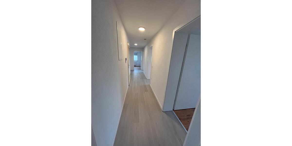 Etagenwohnung Baltmannsweiler - 4 Zimmer, 87 m&sup2;, 1.200&euro; | Angebot:26620989