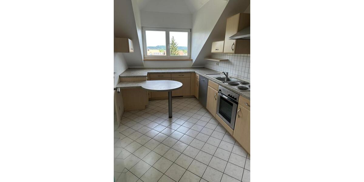 Dachgeschoßwohnung Rottweil - 4 Zimmer, 130 m&sup2;, 1.200&euro; | Angebot:26443361