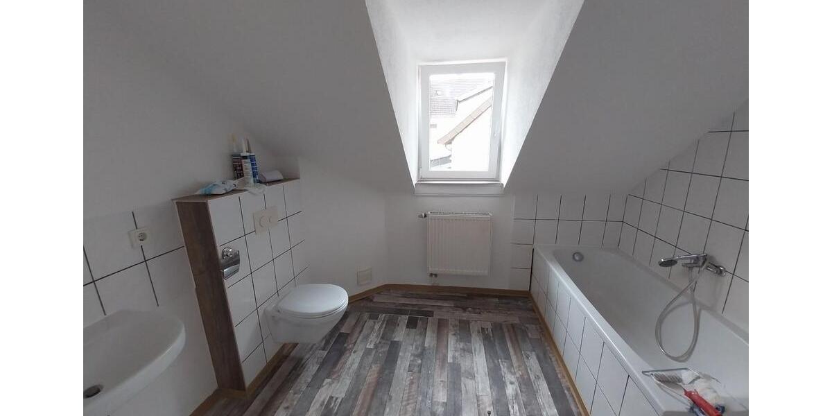 Dachgeschoßwohnung Neunkirchen - 2 Zimmer, 65 m&sup2;, 520&euro; | Angebot:24432027