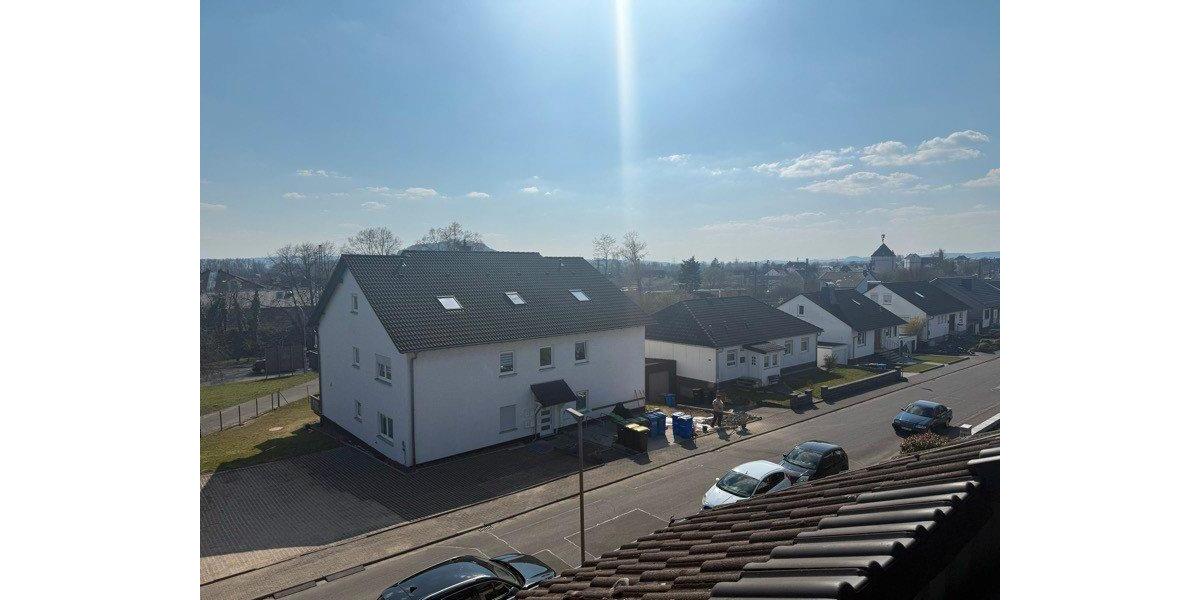 Dachgeschoßwohnung Kirchhain - 3 Zimmer, 82 m&sup2;, 780&euro; | Angebot:25910574