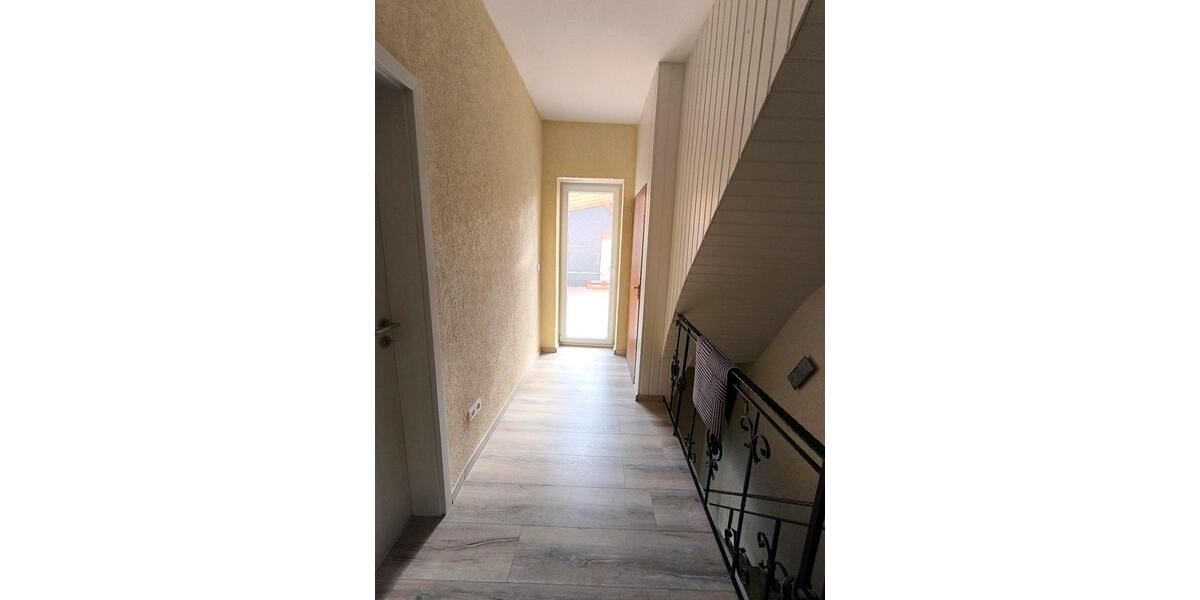 Einfamilienhaus Waldböckelheim - 8 Zimmer, 165 m&sup2;, 1.550&euro; | Angebot:26139931