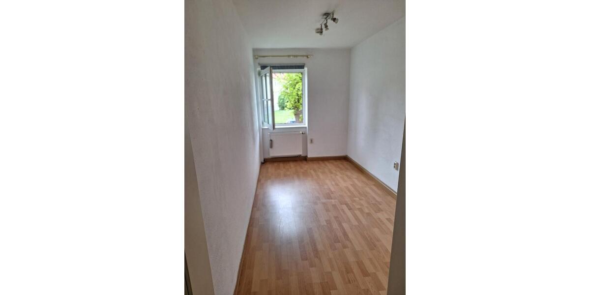 Erdgeschoßwohnung Bad Lauchstädt - 2 Zimmer, 48 m&sup2;, 350&euro; | Angebot:26470896