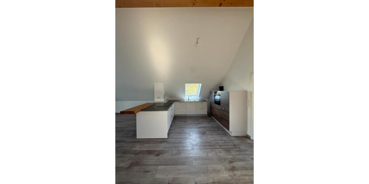 Etagenwohnung Frankfurt am Main Bergen-Enkheim - 3 Zimmer, 110 m&sup2;, 1.900&euro; | Angebot:26531811