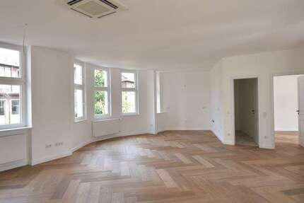 Wohnung zum Mieten in Düsseldorf 2.600 € 115.89 m² 3 zimmer