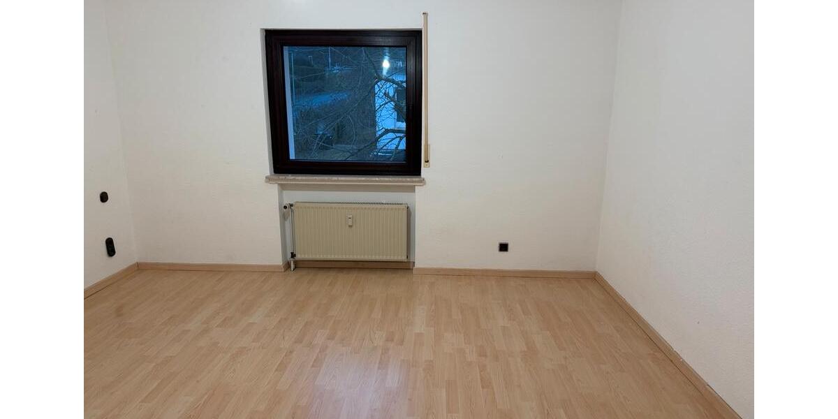 Etagenwohnung Wehrheim - 3 Zimmer, 105 m&sup2;, 1.270&euro; | Angebot:25784276