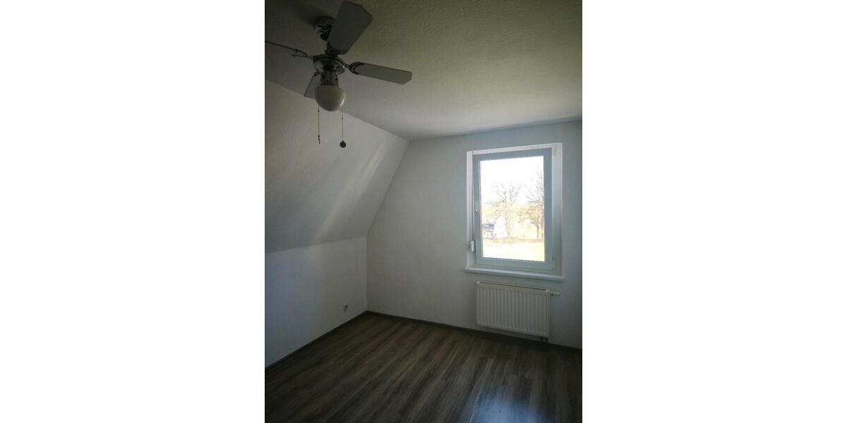 Dachgeschoßwohnung Hohndorf - 2 Zimmer, 43 m&sup2;, 280&euro; | Angebot:26297243