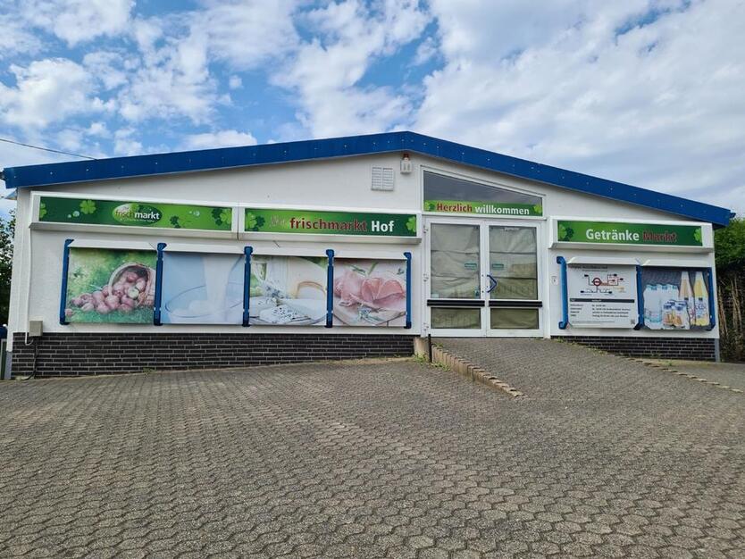 Attraktive und sehr gut gelegene Ladenlokal, Lager, Büro oder Produktion zu Vermieten.