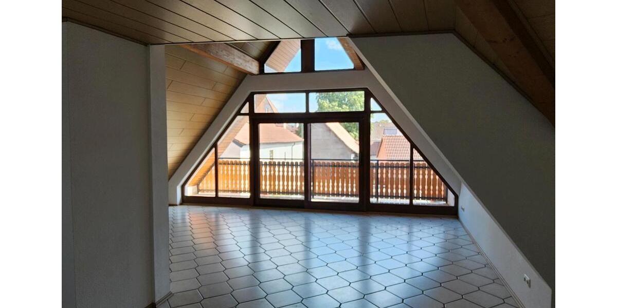 Dachgeschoßwohnung Rosbach vor der Höhe - 2 Zimmer, 95 m&sup2;, 900&euro; | Angebot:25217019