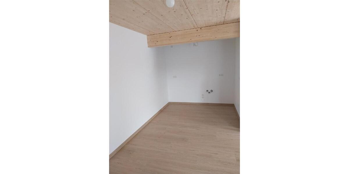 Etagenwohnung Geisenhausen - 5 Zimmer, 118 m&sup2;, 1.650&euro; | Angebot:25755391