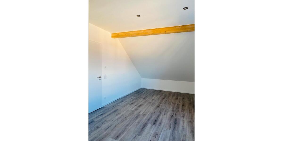 Etagenwohnung Rottenburg an der Laaber - 4 Zimmer, 110 m&sup2;, 1.190&euro; | Angebot:24214341