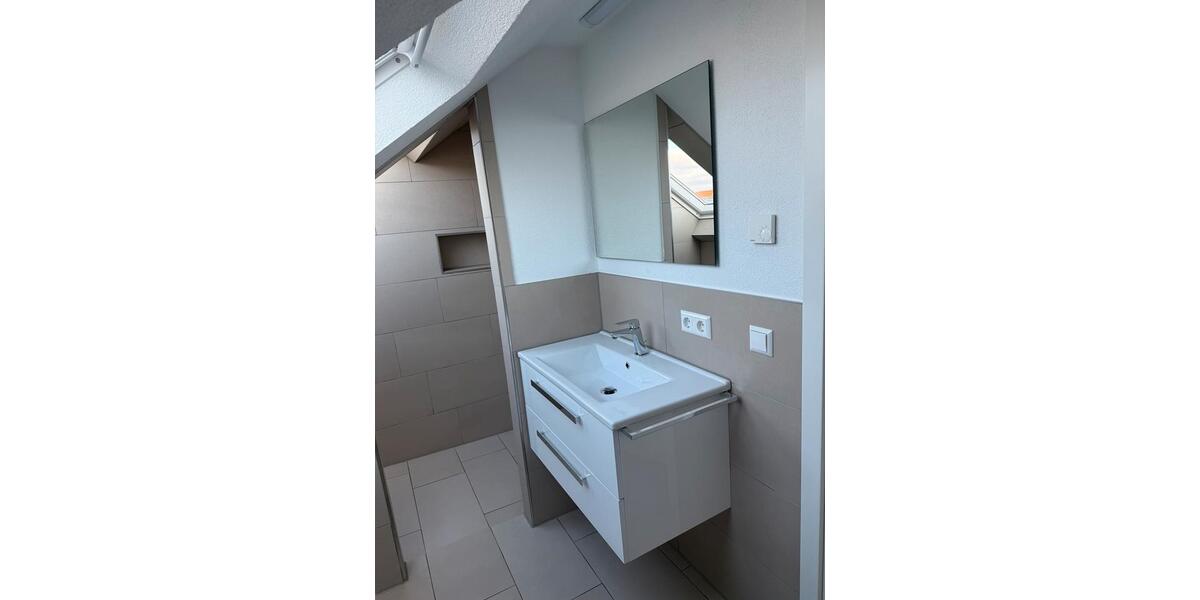 Dachgeschoßwohnung Balingen - 3.5 Zimmer, 70 m&sup2;, 950&euro; | Angebot:24842559