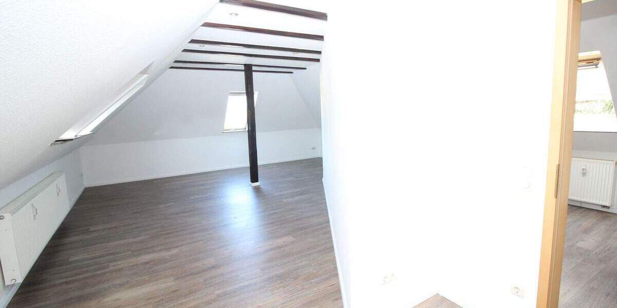 Etagenwohnung Crimmitschau - 3 Zimmer, 76 m&sup2;, 499&euro; | Angebot:25745326