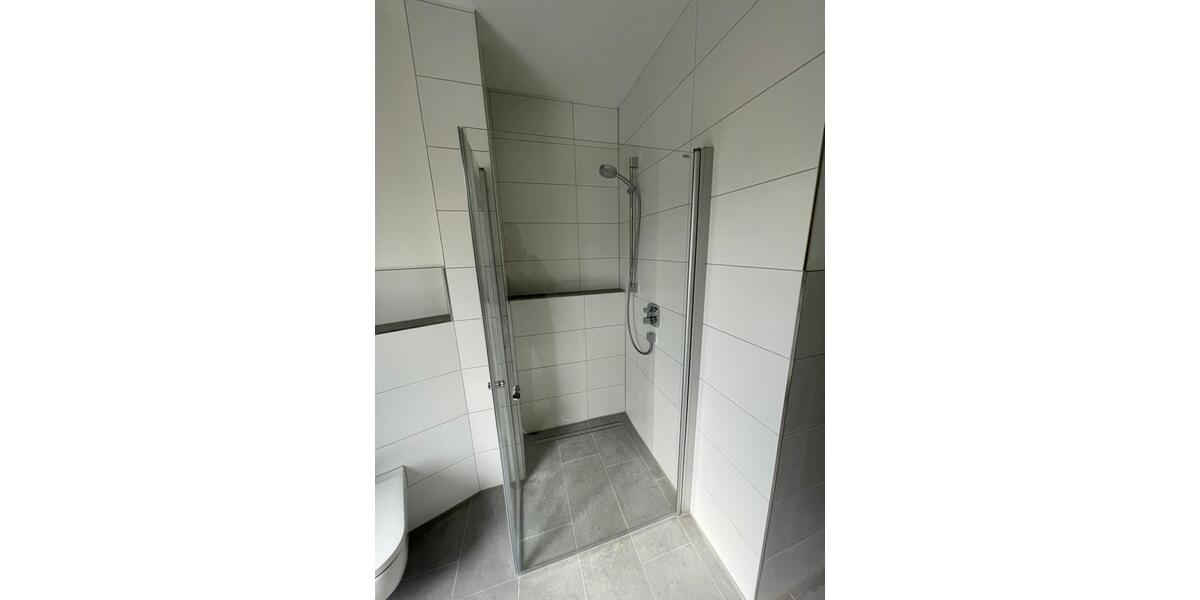 Etagenwohnung Hatten - 2 Zimmer, 92 m&sup2;, 1.250&euro; | Angebot:25943333