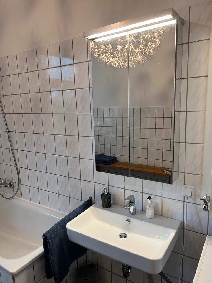 Helle 100qm Altbauwohnung mit 4 Zimmern und 3,5m Decken zimmer