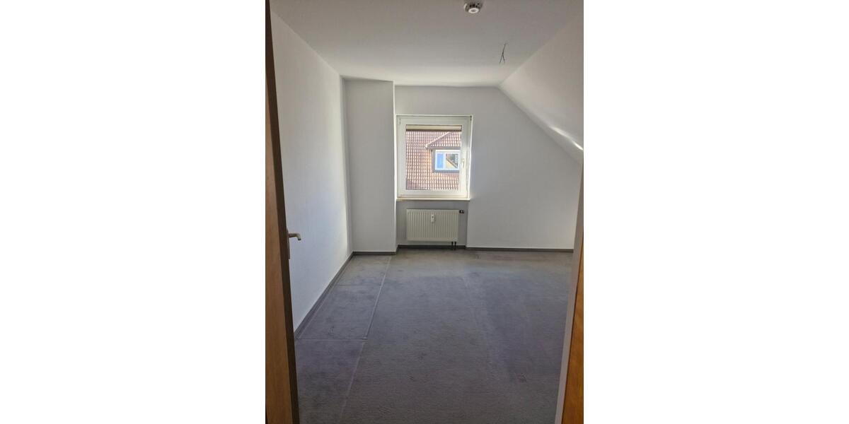 Dachgeschoßwohnung Triptis - 2 Zimmer, 58 m&sup2;, 405&euro; | Angebot:25377999