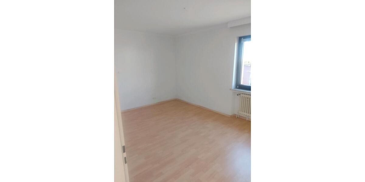 Hochparterre Schiffdorf - 3 Zimmer, 83 m&sup2;, 690&euro; | Angebot:26634937