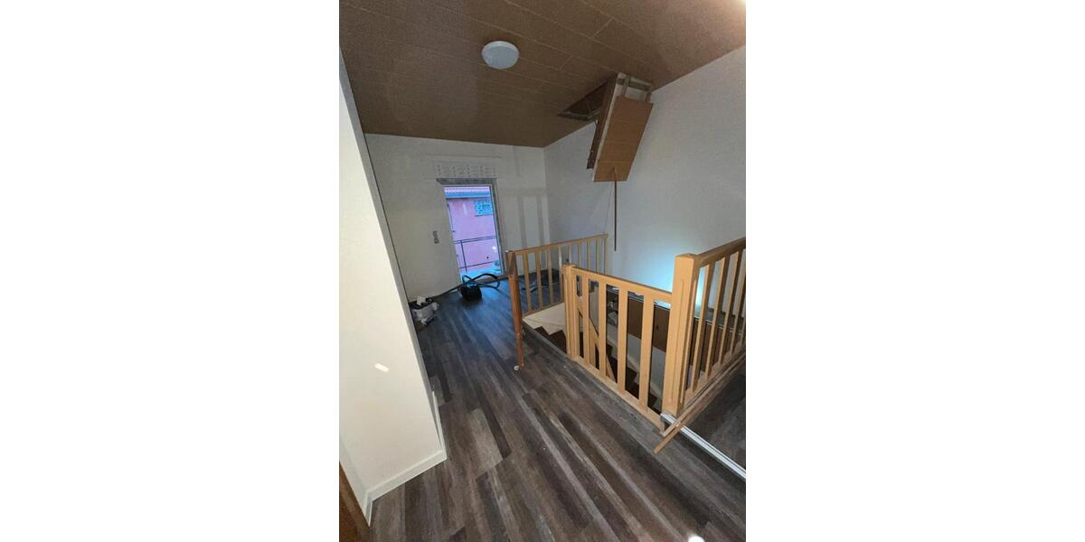 Etagenwohnung Staufenberg - 5 Zimmer, 130 m&sup2;, 1.250&euro; | Angebot:24785498