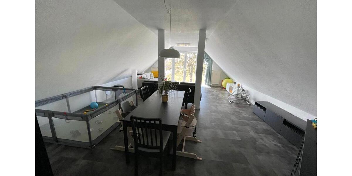 Dachgeschoßwohnung Marburg Cappel - 4 Zimmer, 144 m&sup2;, 1.200&euro; | Angebot:25962830