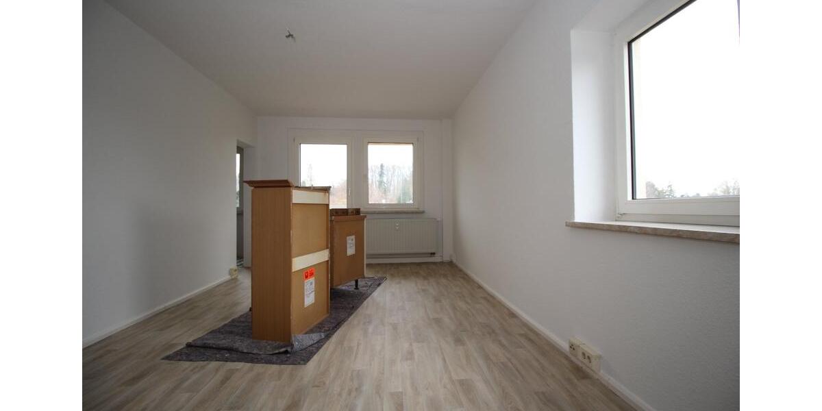 **Renovierte 3-Zimmer-Wohnung mit Balkonverglasung in ruhiger Wohnlage zu vermieten** 3 zimmer