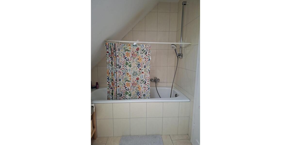 Dachgeschoßwohnung Siegen Weidenau - 3 Zimmer, 100 m&sup2;, 930&euro; | Angebot:25047291