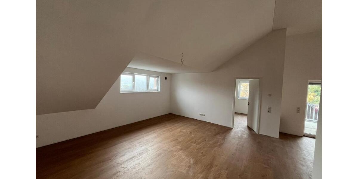 Dachgeschoßwohnung Engelskirchen - 3.5 Zimmer, 138 m&sup2;, 1.450&euro; | Angebot:26605390