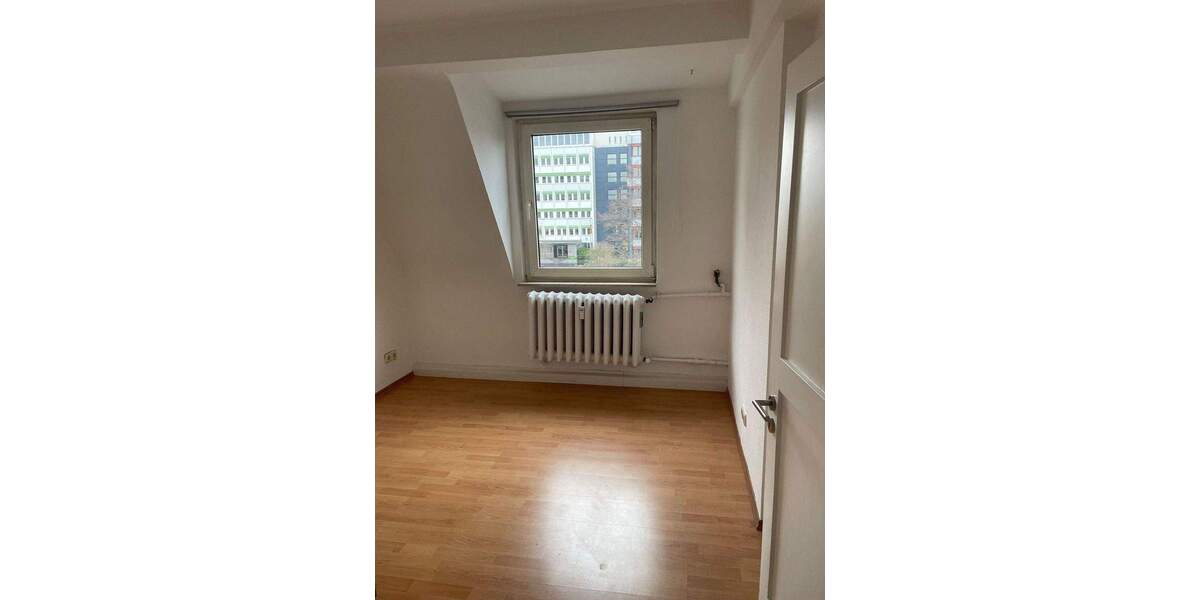 Charmante zwei-Zimmer DG-Wohnung in Köln-Braunsfeld mit Gartennutzung - Bitte nur schriftliche Bewerbungen - 2 zimmer