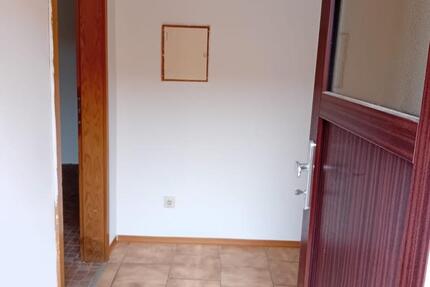 Wohnung Naumburg - 2 Zimmer, 60 m&sup2;, 400&euro; | Angebot:25960485