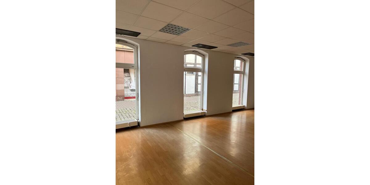 Etagenwohnung Holzminden - 3 Zimmer, 76 m&sup2;, 680&euro; | Angebot:25378937