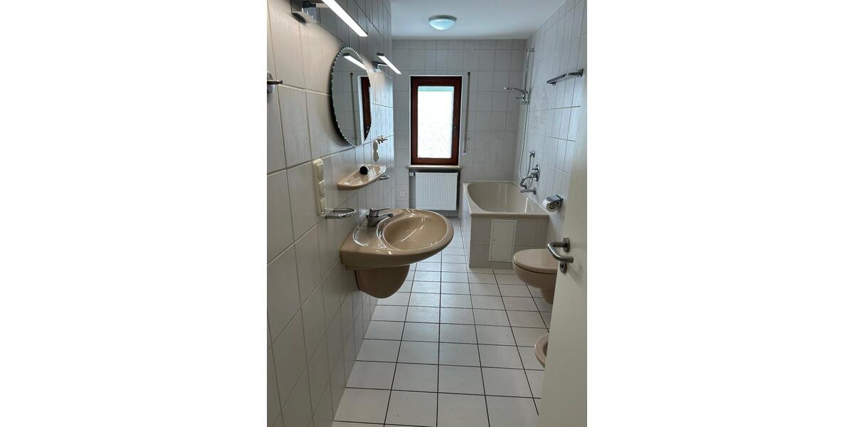 Etagenwohnung Forchheim - 3 Zimmer, 85 m&sup2;, 880&euro; | Angebot:25932568