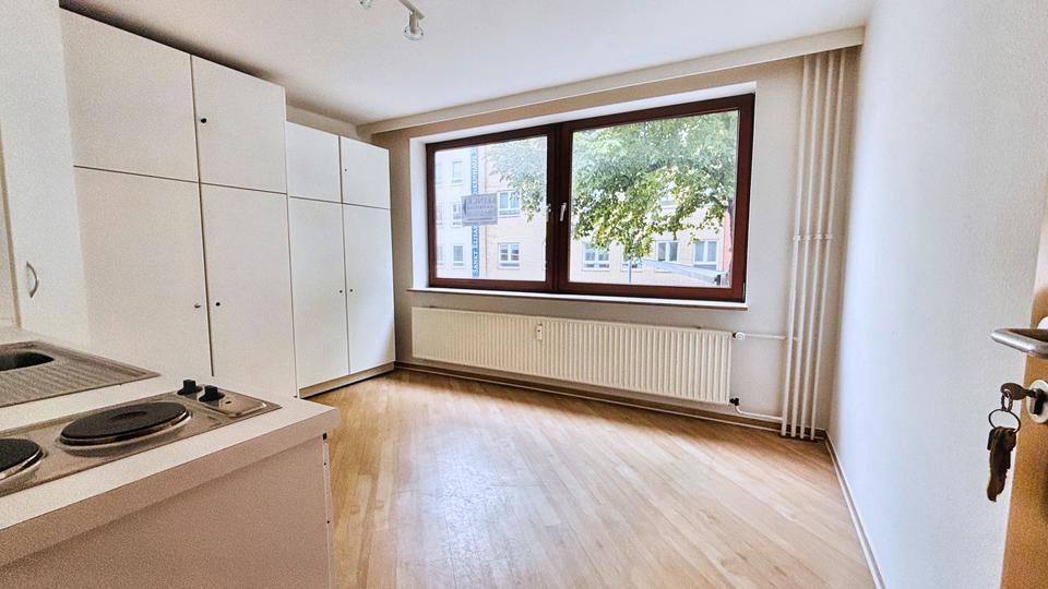 Attraktive und vielseitig nutzbare Büro-Praxiseinheit in zentraler Lage von Kiel zimmer