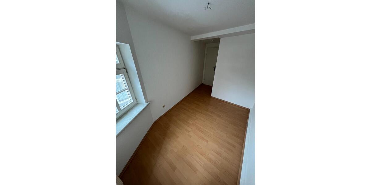 Etagenwohnung Bad Langensalza - 4 Zimmer, 100 m&sup2;, 650&euro; | Angebot:26367199