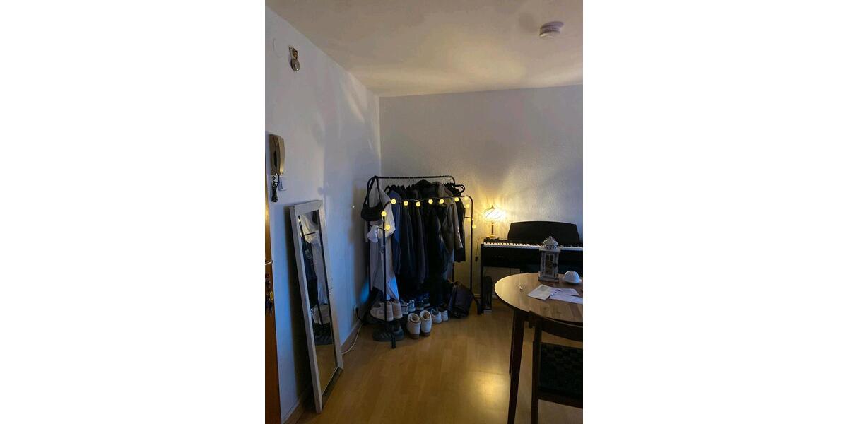 Etagenwohnung Saarbrücken Neue Bremm - 1 Zimmer, 28 m&sup2;, 440&euro; | Angebot:25080817