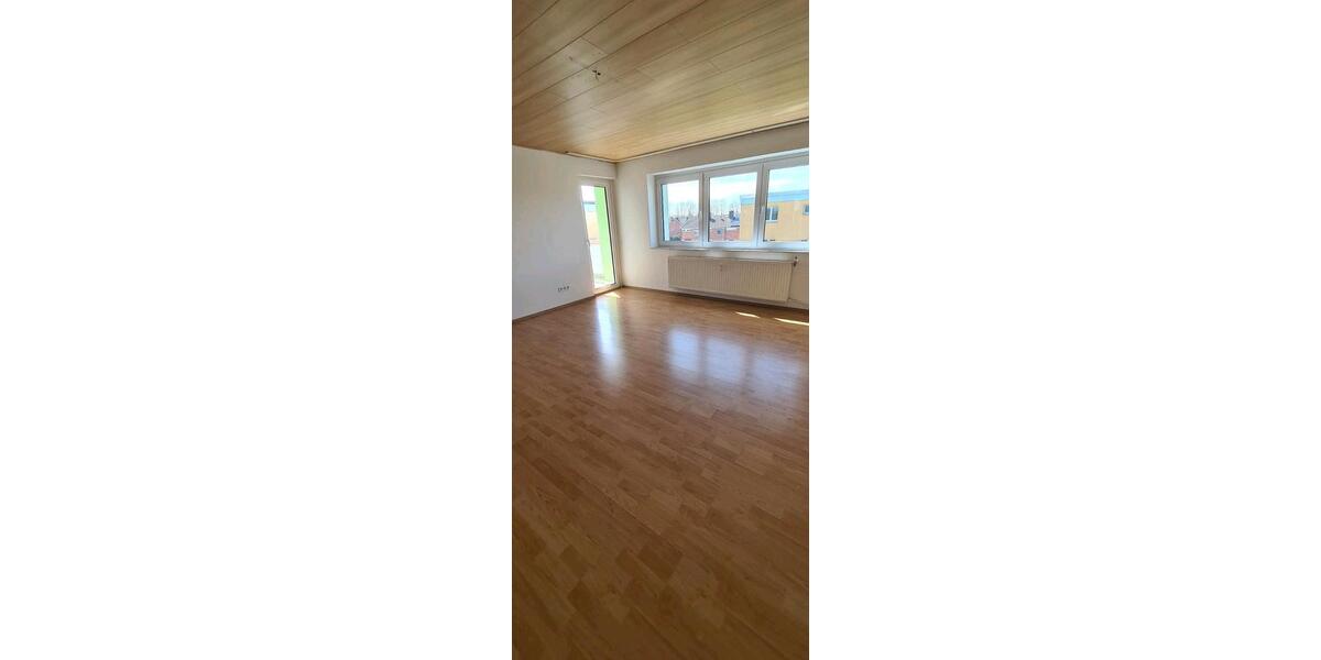 Etagenwohnung Stolzenau - 4 Zimmer, 90 m&sup2;, 1.080&euro; | Angebot:26089522