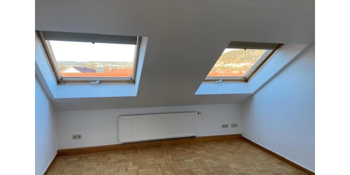 Dachgeschoßwohnung Meiningen - 2.5 Zimmer, 62 m&sup2;, 405&euro; | Angebot:24783936