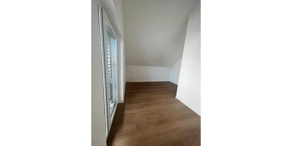 Dachgeschoßwohnung Lichtenwald - 3.5 Zimmer, 90 m&sup2;, 1.295&euro; | Angebot:24514651