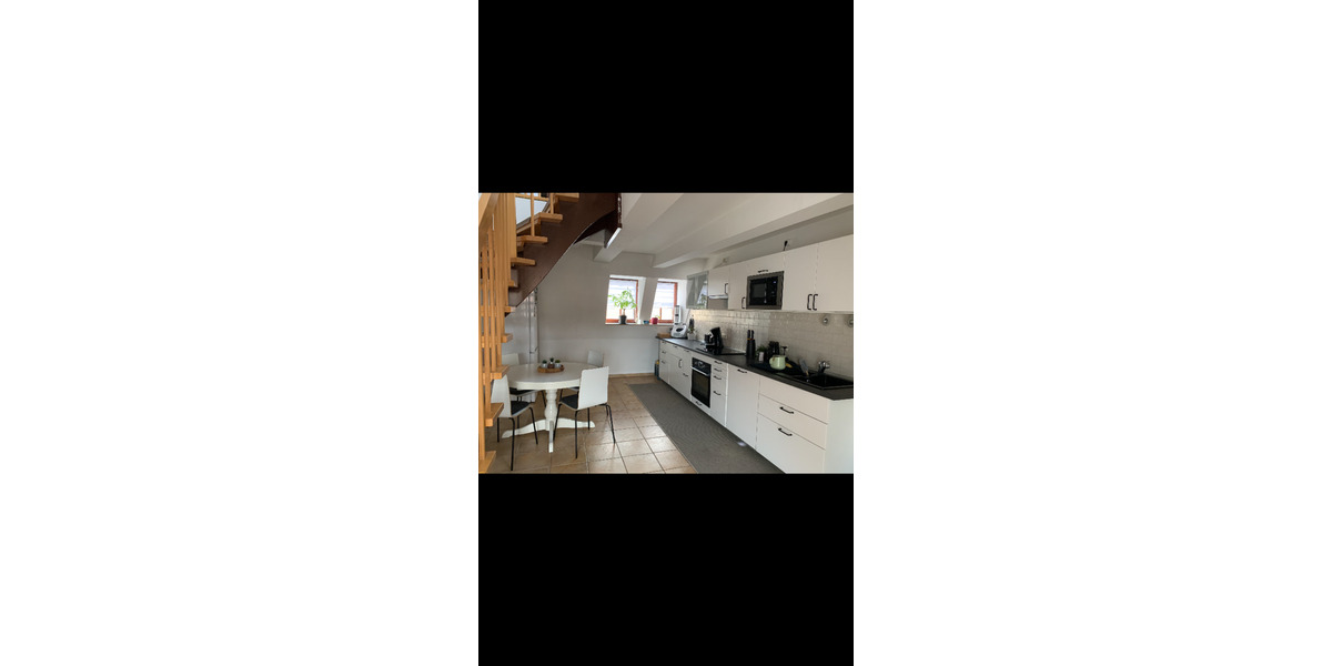 Dachgeschoßwohnung Querfurt - 5 Zimmer, 146 m&sup2;, 1.180&euro; | Angebot:25390515