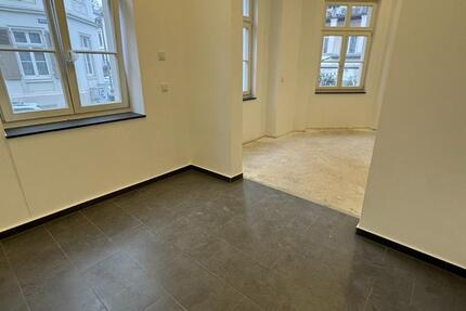 Hochwertig sanierte 3-Zimmer-Wohnung mit Denkmalcharakter 3 zimmer