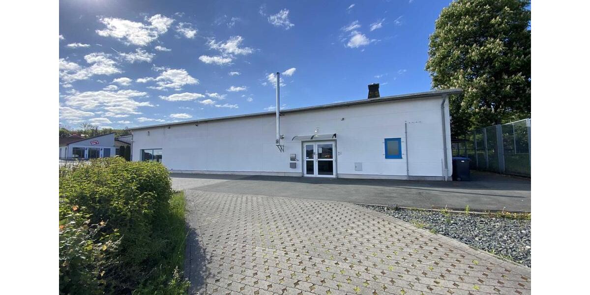 Vielseitige Gewerbehalle – ideal für Handel, Studio oder Lager zimmer