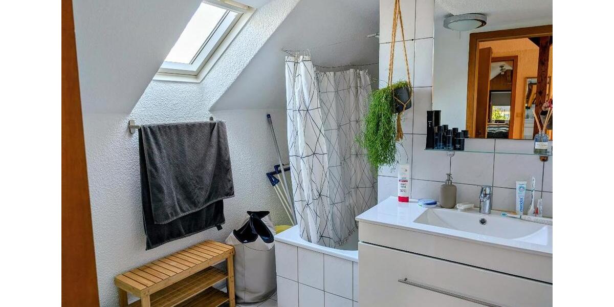Dachgeschoßwohnung Wilhelmshaven - 2 Zimmer, 45 m&sup2;, 430&euro; | Angebot:26687659