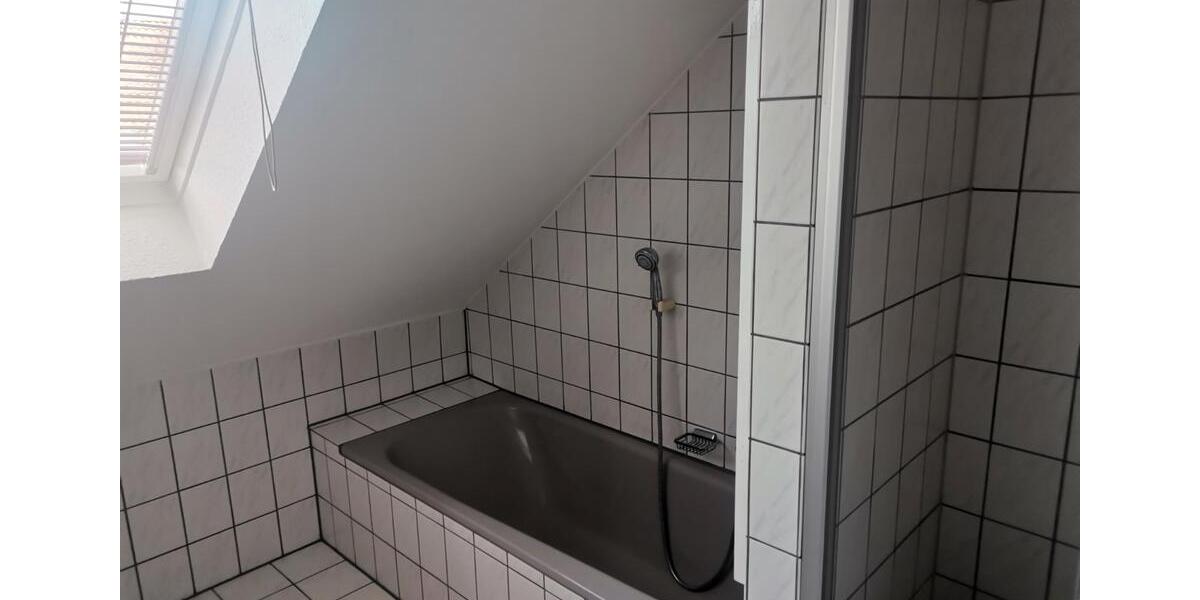 Dachgeschoßwohnung Miltenberg - 2 Zimmer, 50 m&sup2;, 530&euro; | Angebot:26682589