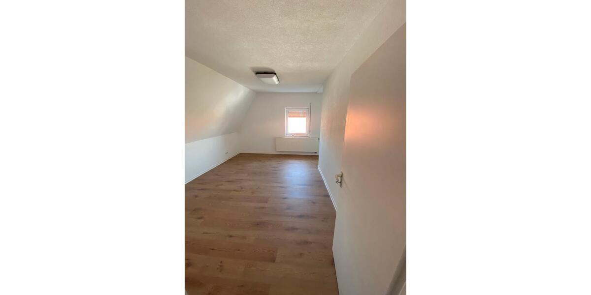 Dachgeschoßwohnung Ellwangen (Jagst) - 2 Zimmer, 60 m&sup2;, 800&euro; | Angebot:25791221