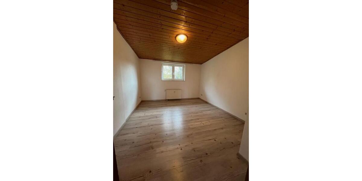 Dachgeschoßwohnung Reichenbach im Vogtland - 2 Zimmer, 51 m&sup2;, 230&euro; | Angebot:24617842