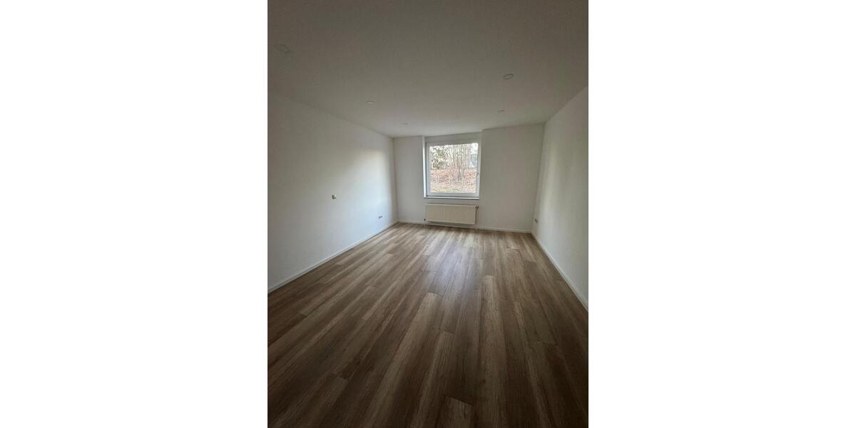 Etagenwohnung Bergen - 4 Zimmer, 123 m&sup2;, 860&euro; | Angebot:25281162
