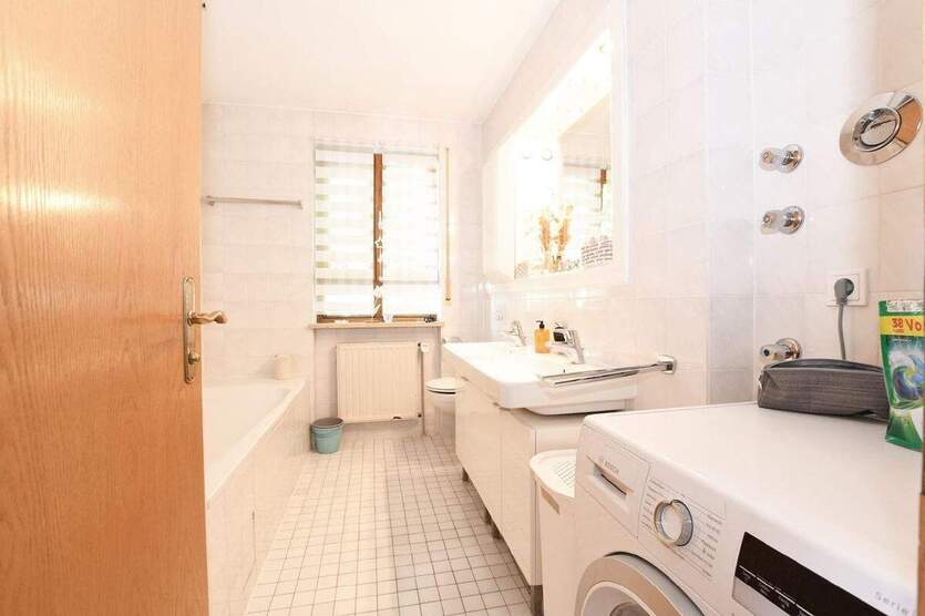 AIGNER - Landhausstil in Germering: Großzügige 4-Zimmerwohnung mit viel Fensterfläche zum Wohlfühlen 4 zimmer