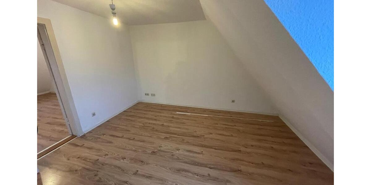 Dachgeschoßwohnung Flensburg Fruerlund - 2 Zimmer, 35 m&sup2;, 497&euro; | Angebot:24976839